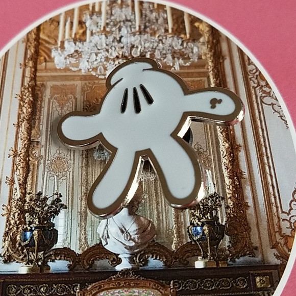 Disney Hidden Mickey pin. $7 or 4 pins for $15 - Picture 2 of 5